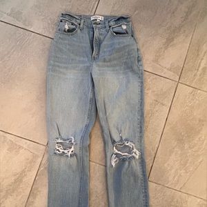 Women’s high-rise 90s Abercrombie and Fitch jeans!